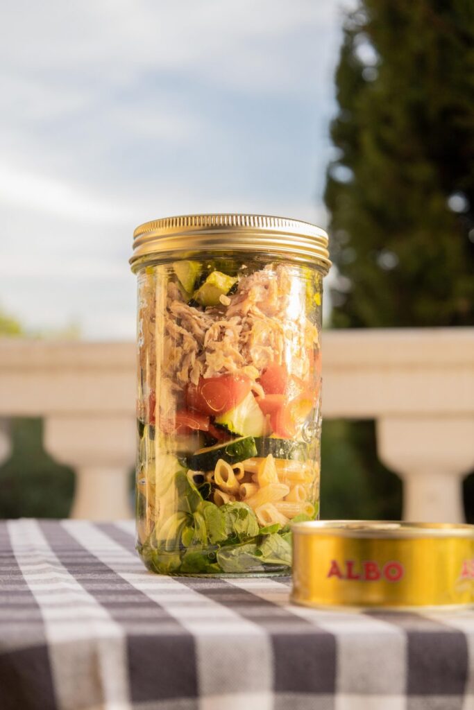 Ensalada vertical en tarro